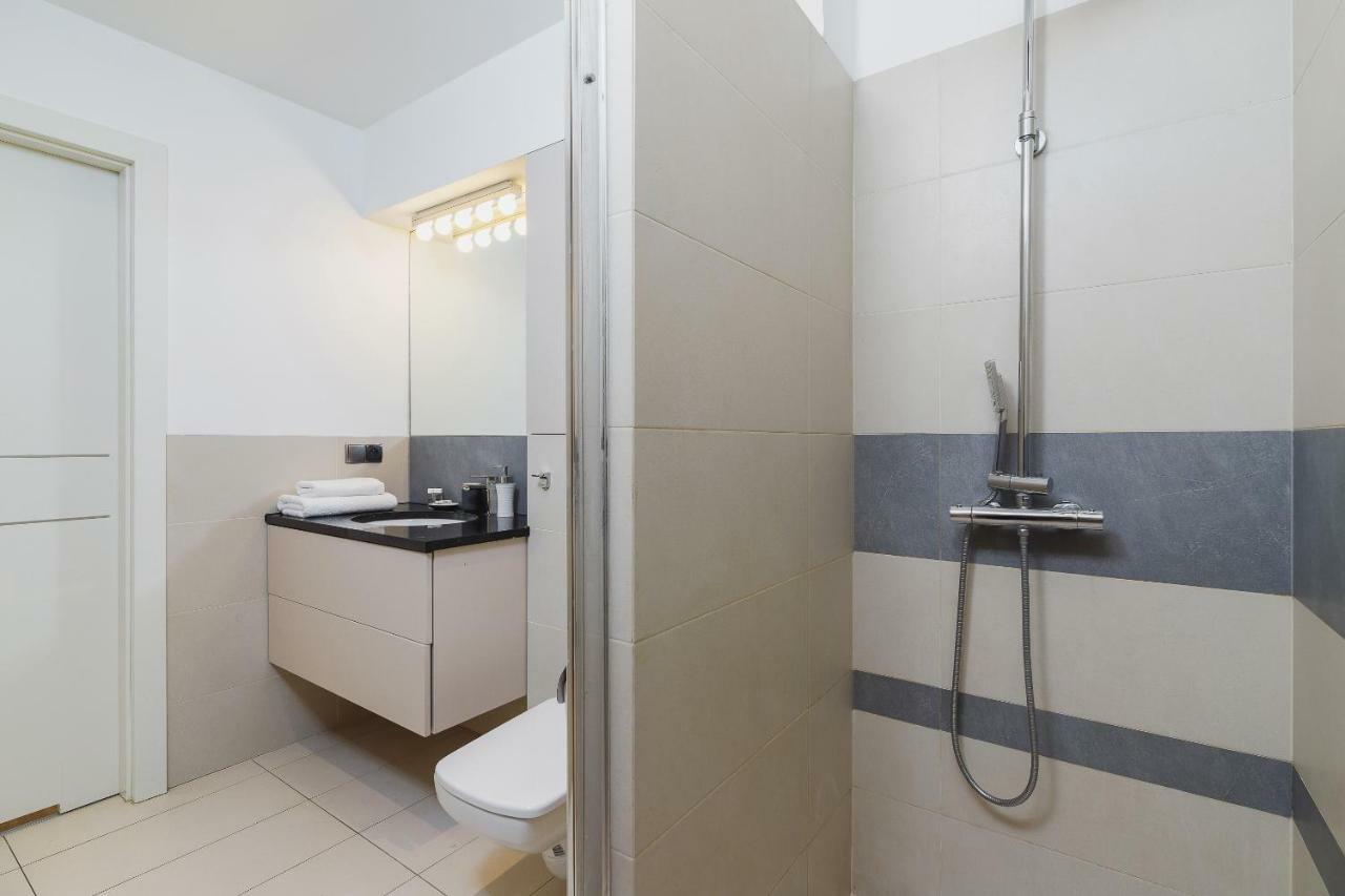 Apartments Cracow Miodowa By Renters Krakow Ngoại thất bức ảnh