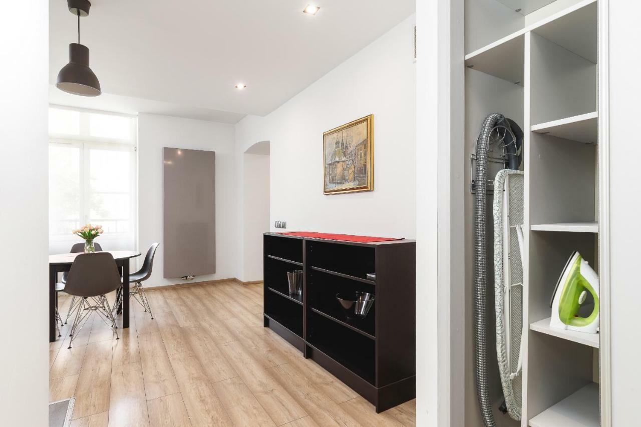 Apartments Cracow Miodowa By Renters Krakow Ngoại thất bức ảnh